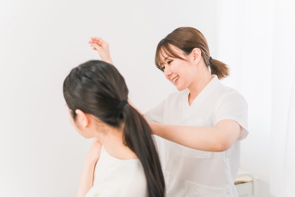 五十肩の施術風景